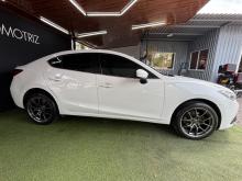 Mazda Mazda 3 2017 foto 8